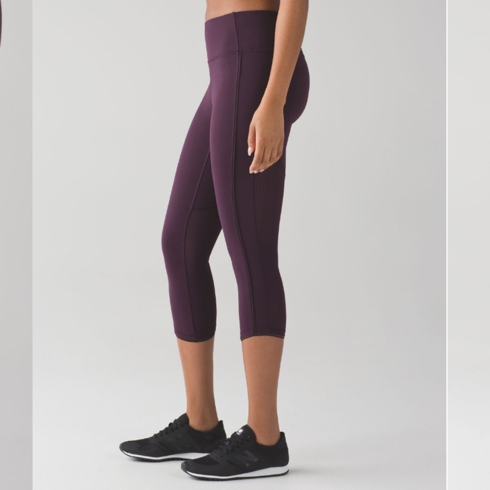 Lululemon Deep Breath Crop (21" )